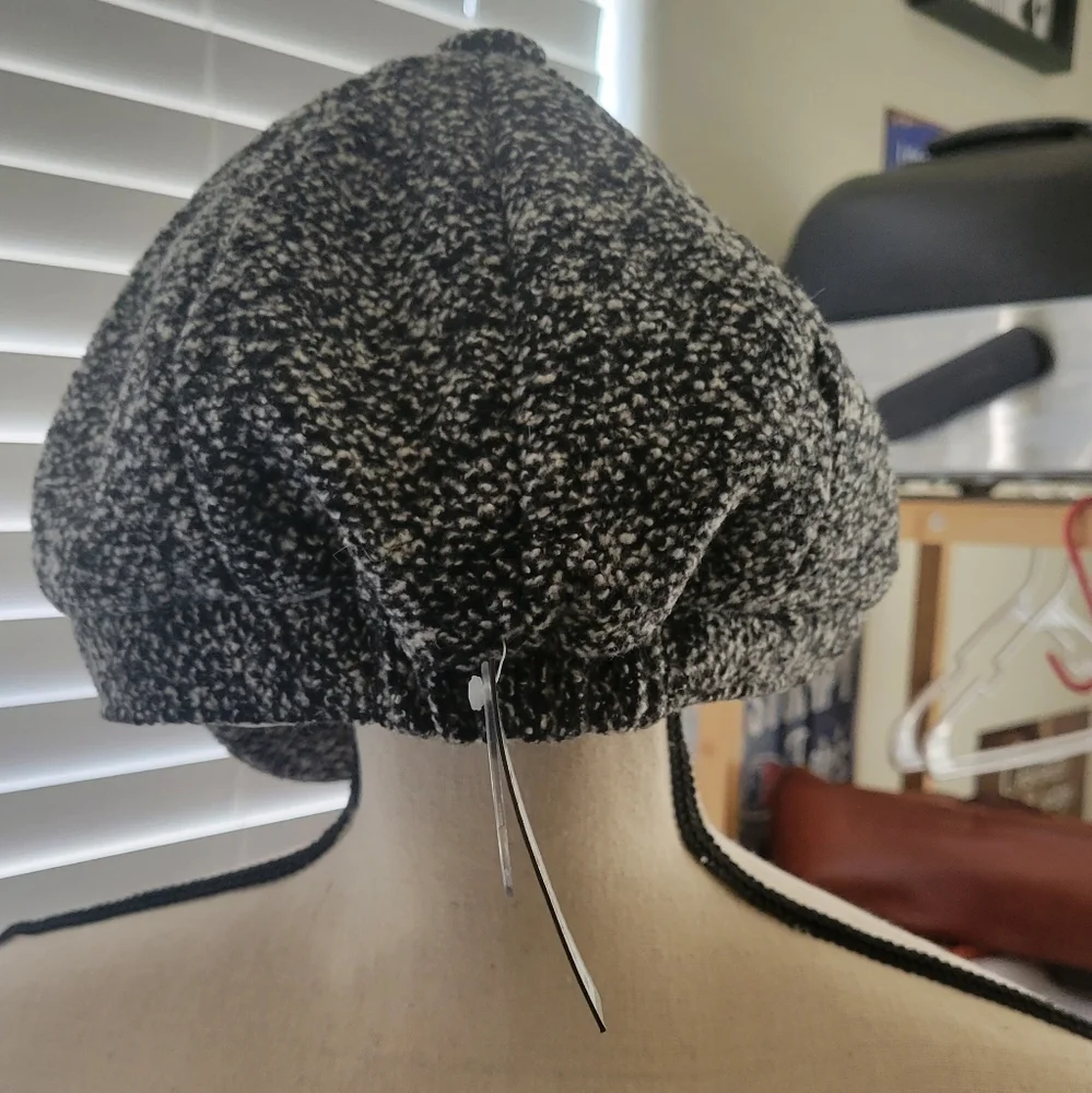 Apt. 9 Paperboy hat. NWT. Great Fall Look